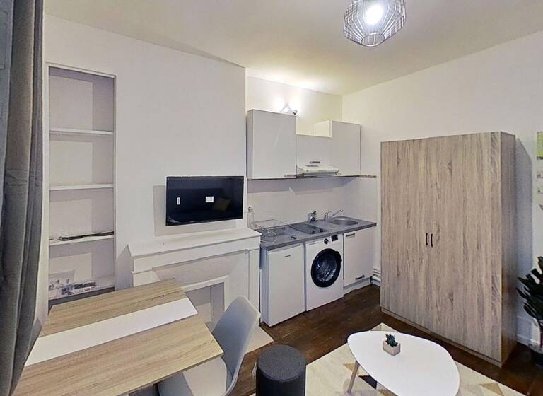 Appartement à louer 879 € 1 pièce 16,1 m²<br/>superficie 1er<br/>étage 21/06/2025<br/>disponibilité Clignancourt-Jules Joffrin Paris 18ème 75018