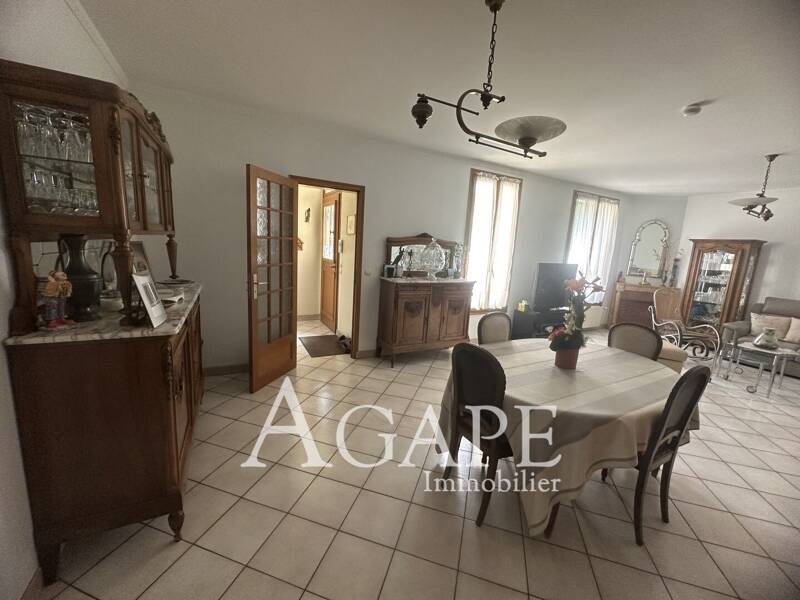 Maison à vendre, 146m², SAINT MAUR DES FOSSES