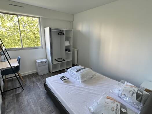 Studio à louer 380 € 1 pièce 1 chambre 10 m² 4ème étage Couronneries Poitiers 86000