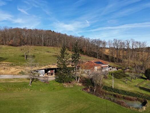 Maison à vendre 298 500 € 5 pièces 4 chambres 136 m² 69 455 m² de terrain Boulogne-sur-Gesse 31350