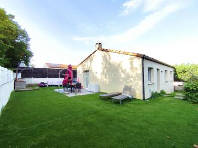 Maison de plain-pied à vendre 289 900 € 4 pièces 2 chambres 79 m² 407 m² de terrain Le Pouget 34230
