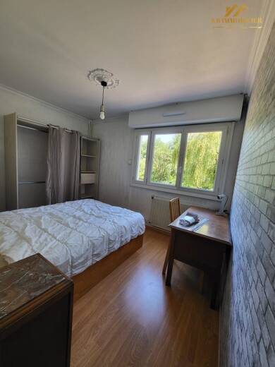 Appartement à louer 350 € 5 pièces 3 chambres 87,3 m² 2ème étage Grenoble 38100