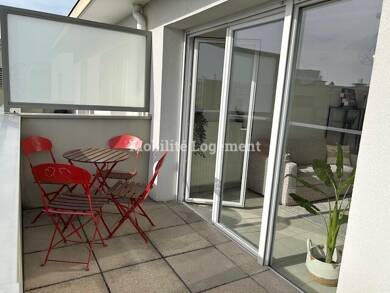 Appartement à louer 810 € 2 pièces 1 chambre 38,5 m² Dernier étage, Étage 4/4 Bel Air-La Cordière-Ménival Saint-Priest 69800