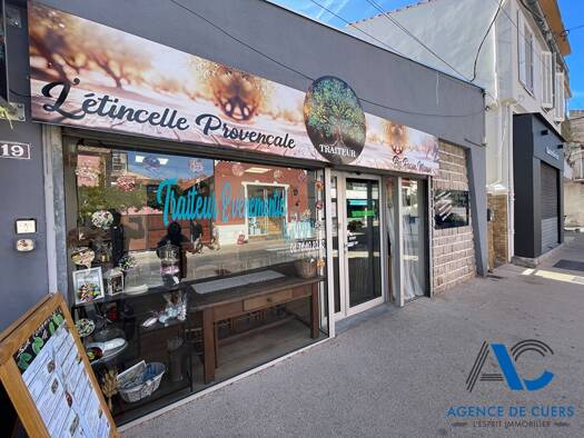 Boutique à vendre Fonds de commerce 120 000 € 80 m² de surface de vente Centre Ville Carqueiranne 83320