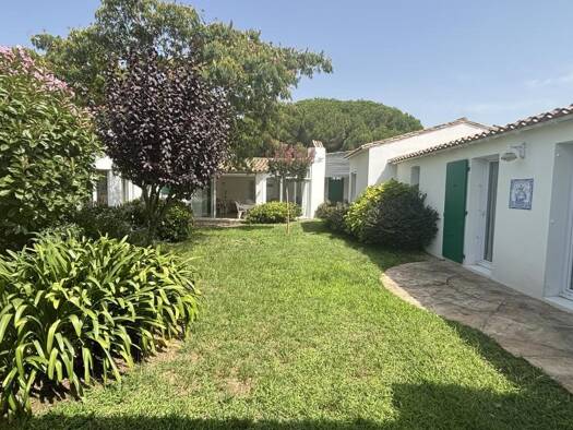 Maison à vendre 1 764 600 € 8 pièces 5 chambres 192 m² 655 m² de terrain Le Bois-Plage-en-Ré 17580