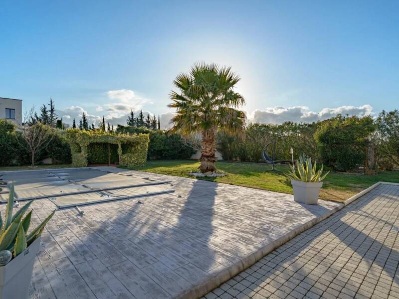 Maison à vendre, 207m², PELISSANNE