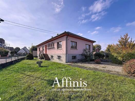 Maison de plain-pied à vendre 324 000 € 5 pièces 4 chambres 140 m² 767 m² de terrain Gambsheim 67760