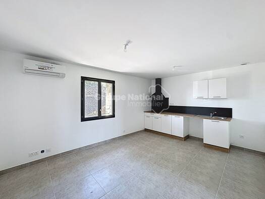 Appartement à louer 710 € 3 pièces 2 chambres 53 m² 1er étage Lapalud 84840