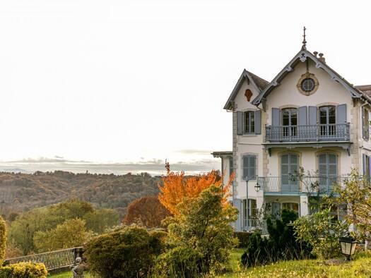 Demeure à vendre 1 980 000 € 7 pièces 4 chambres 400 m² 95 000 m² de terrain Laroin 64110