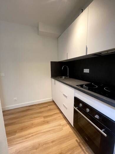 Appartement à louer 920 € 2 pièces 1 chambre 41 m² Étage 1/4 Strasbourg 67000