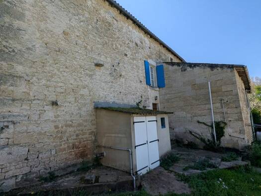 Maison à vendre 194 250 € 4 pièces 2 chambres 91 m² 2 650 m² de terrain Bessines 79000