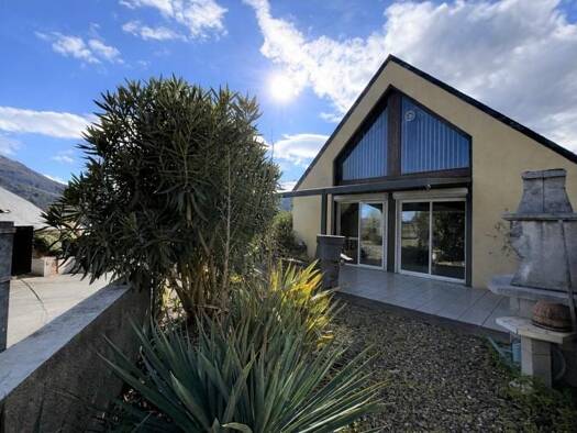Maison de plain-pied à vendre 296 520 € 5 pièces 3 chambres 181 m² 357 m² de terrain La Bastide-Lannedarre Lourdes 65100