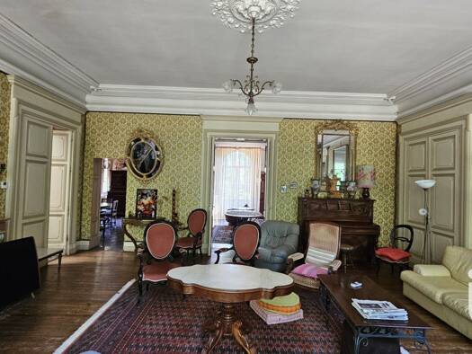 Château à vendre 1 260 000 € 8 pièces 5 chambres 577 m² 18 657 m² de terrain Grépiac 31190