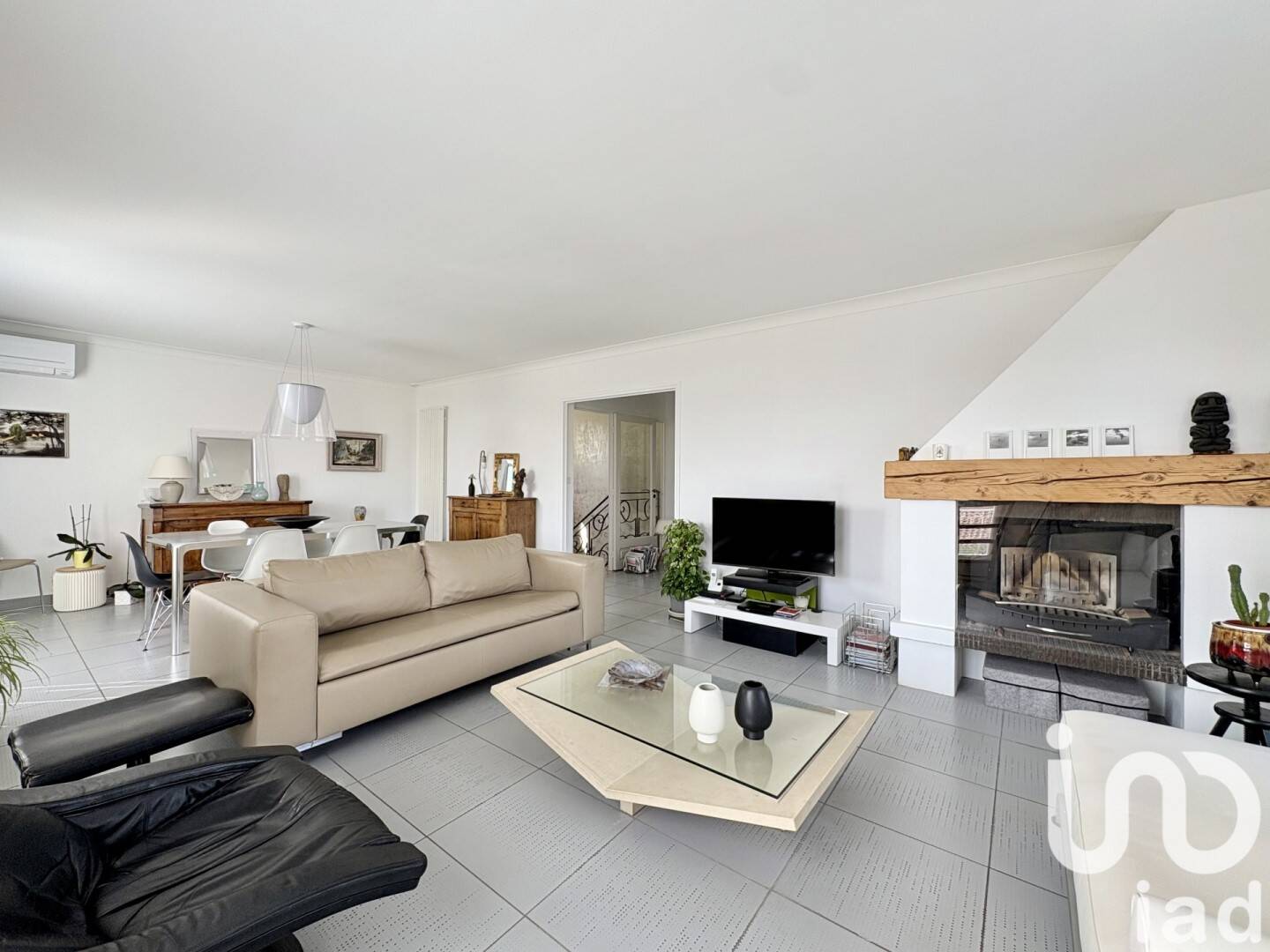 Maison à vendre, 209m², SAINT JEAN DE MUZOLS