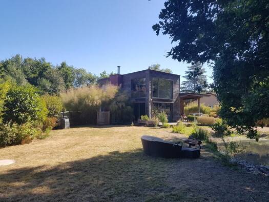 Maison à vendre 298 800 € 3 pièces 1 chambre 130 m² 1 594 m² de terrain Le Pallet 44330