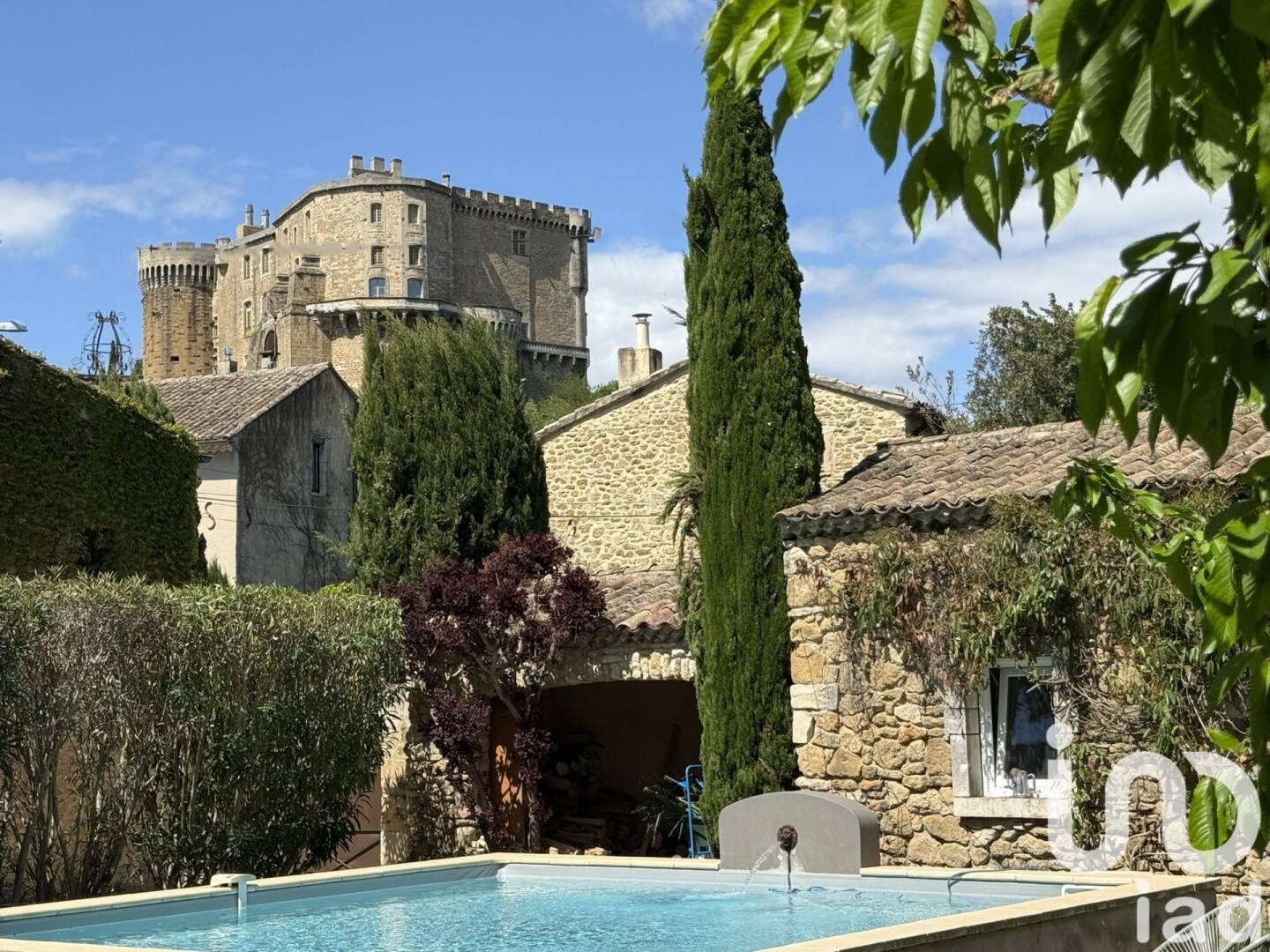 Maison à vendre, 322m², SUZE LA ROUSSE
