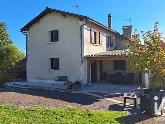 Maison à vendre 144 500 € 3 pièces 2 chambres 70 m² 2 902 m² de terrain Lisle 24350