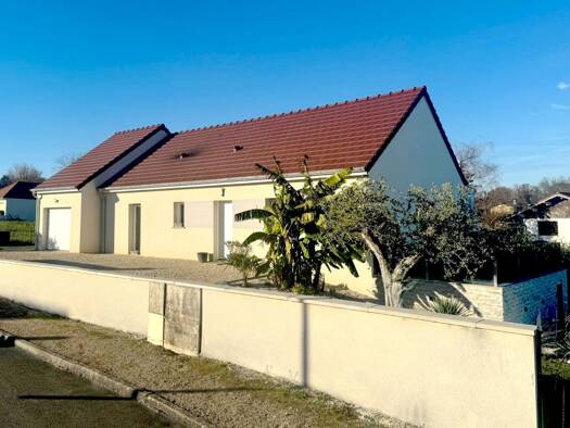 Maison de plain-pied à vendre 315 000 € 5 pièces 3 chambres 110 m² 1 055 m² de terrain Chateaurenaud Louhans 71500