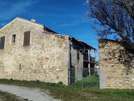 Ferme à vendre 200 000 € 4 pièces 3 chambres 110 m² Saint-Étienne-les-Orgues 04230