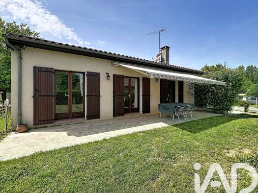 Maison de plain-pied à vendre 139 500 € 3 pièces 2 chambres 78 m² 1 373 m² de terrain Ménesplet 24700