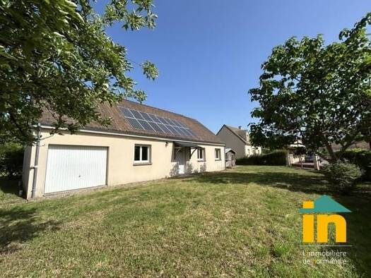 Maison de plain-pied à vendre 139 000 € 4 pièces 3 chambres 89 m² 904 m² de terrain Le Mêle-sur-Sarthe 61170