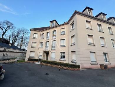 Appartement à vendre 119 000 € 1 pièce 27 m² Étage 2/3 Leclerc-Verdun Nord Est Brie Comte Robert 77170