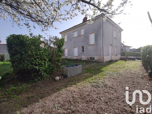 Maison à vendre 95 000 € 6 pièces 5 chambres 190 m² 470 m² de terrain Ville et Environs Bourbon-Lancy 71140
