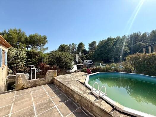 Maison de plain-pied à vendre 408 000 € 4 pièces 3 chambres 86 m² 297 m² de terrain Peypin 13124