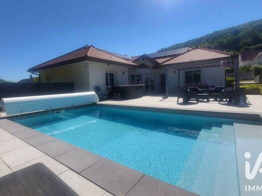 Maison de plain-pied à vendre 465 000 € 4 pièces 3 chambres 139 m² 1 731 m² de terrain Ornans 25290