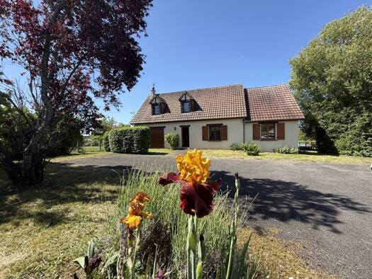 Maison à vendre 241 400 € 10 pièces 5 chambres 183 m² 2 367 m² de terrain Cosne cours sur Loire 58200