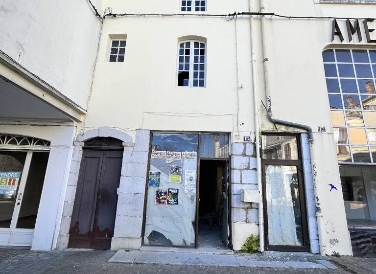 Immeuble à vendre 18 000 € 400 m²<br/>superficie Montrejeau 31210