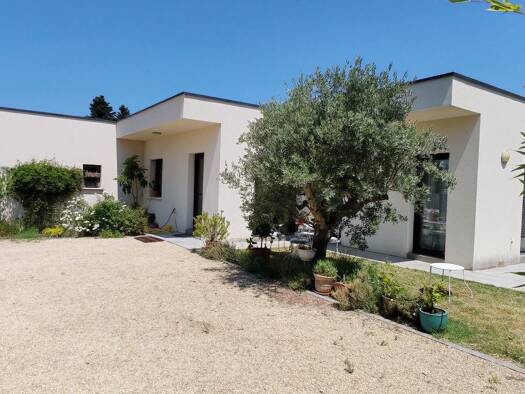 Maison de plain-pied à vendre 425 000 € 4 pièces 3 chambres 125 m² 648 m² de terrain Alexis-Montlouis Montélimar 26200