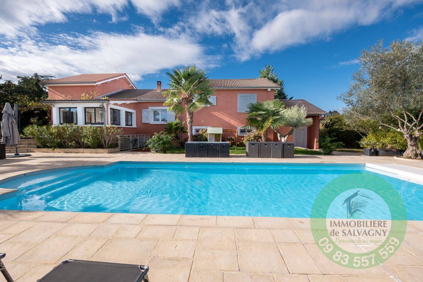 Maison à vendre, 275m², LA TOUR DE SALVAGNY
