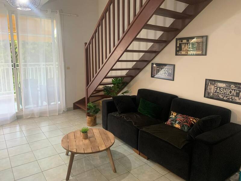 Maison à louer, 59m², LES ABYMES