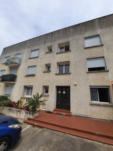 Appartement à louer 720 € 4 pièces 3 chambres 128 m² Étage 1/3 Salleles d Aude 11590