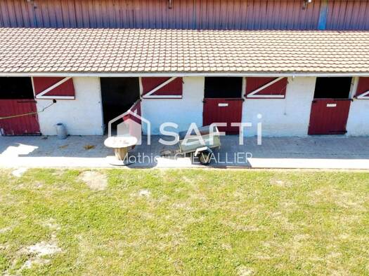 Maison à vendre 297 000 € 8 pièces 5 chambres 168 m² 14 386 m² de terrain Saint-Maulvis 80140