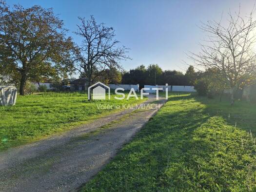 Terrain constructible à vendre 54 000 € 600 m² de terrain Boutiers-Saint-Trojan 16100
