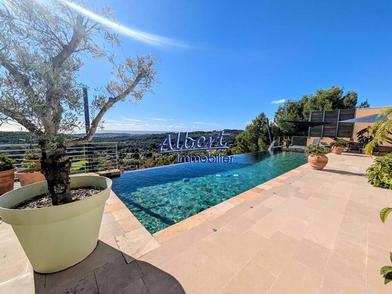 Maison à louer, 342m², SANARY SUR MER