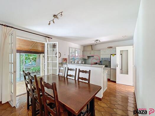Maison de plain-pied à vendre 395 000 € 3 pièces 2 chambres 75 m² 530 m² de terrain Les Freres-Les Cancades-Les Ginestes Le Beausset 83330