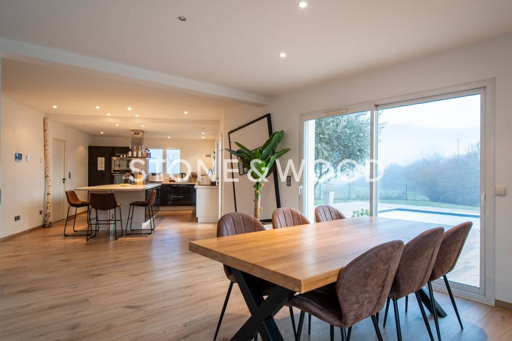 Maison à vendre, 182m², SAINT CERGUES