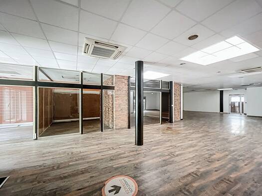 Espace bureau à vendre 207 692 € 474 m² de bureaux La Geroudiere Flers 61100