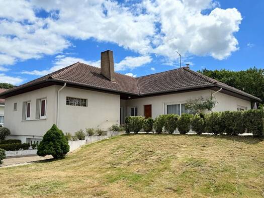 Maison à vendre 215 000 € 6 pièces 4 chambres 175 m² 1 200 m² de terrain Pierre-de-Bresse 71270