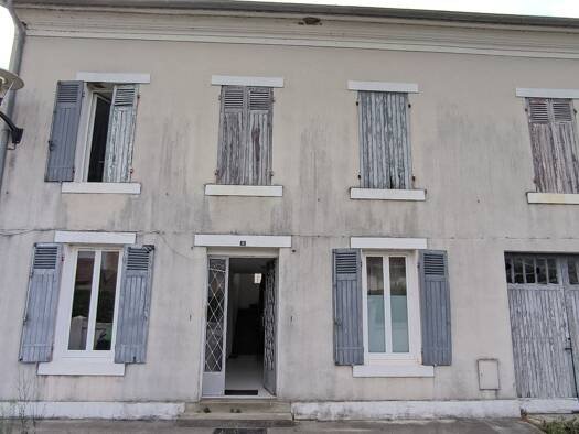 Immeuble à vendre 225 000 € 150 m² Cazères-sur-l'Adour 40270