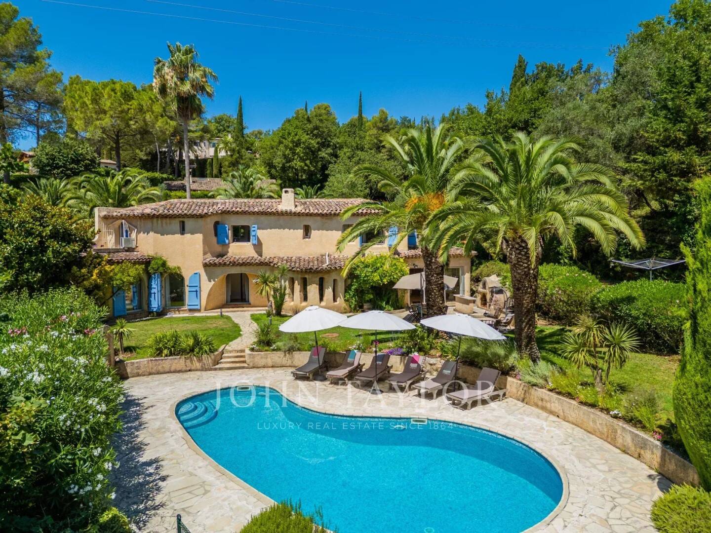 Maison à vendre, 220m², CHATEAUNEUF DE GRASSE