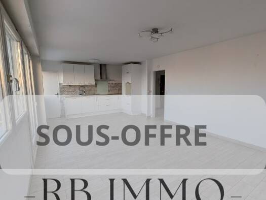 Appartement à vendre 110 000 € 4 pièces 3 chambres 83 m² Étage 8/8 Douai 59500