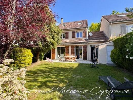 Maison à vendre 720 000 € 6 pièces 5 chambres 146 m² 322 m² de terrain Le Parc et la Tuilerie Noisy-le-Roi 78590