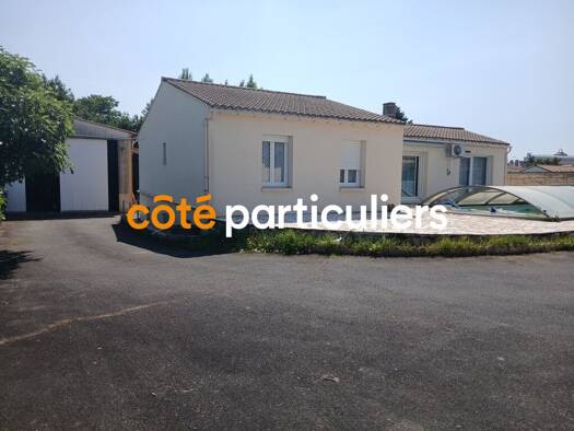 Maison à vendre 363 650 € 5 pièces 3 chambres 150 m² 1 153 m² de terrain Centre Urbain Lucon 85400