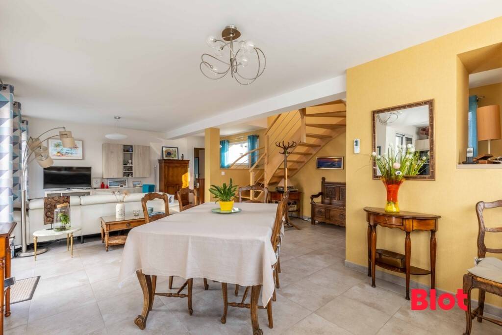Maison à vendre, 130m², LA MEZIERE