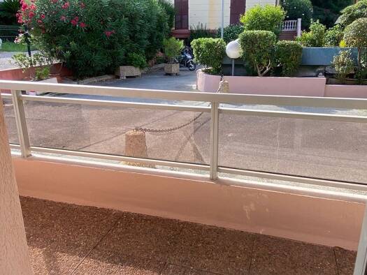 Appartement à louer 980 € 1 pièce 22 m² RDC Carnoles Roquebrune-Cap-Martin 06190