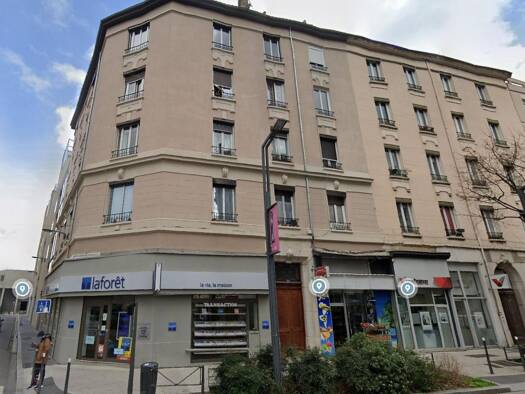 Local commercial à louer 1 400 € 68 m² de surface de vente Gratte Ciel Villeurbanne 69100